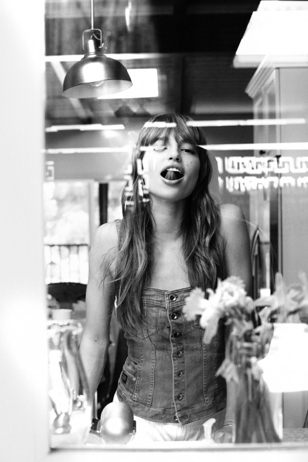 kitchen tongue bw