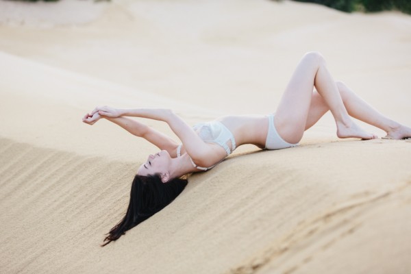 Castles_Made_Of_Sand_Livefastmag3